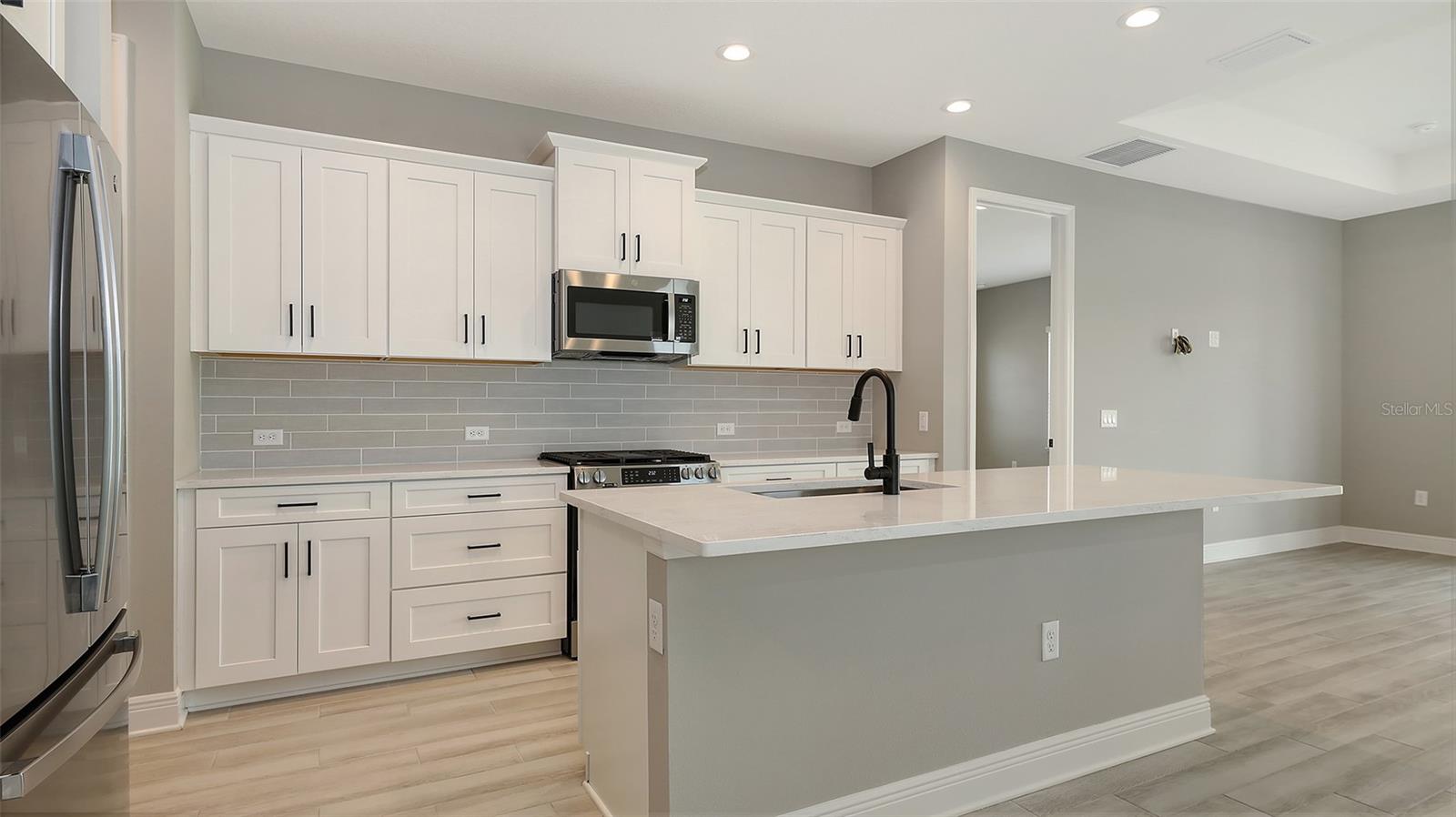 2142 BAMBOO PALM COVE