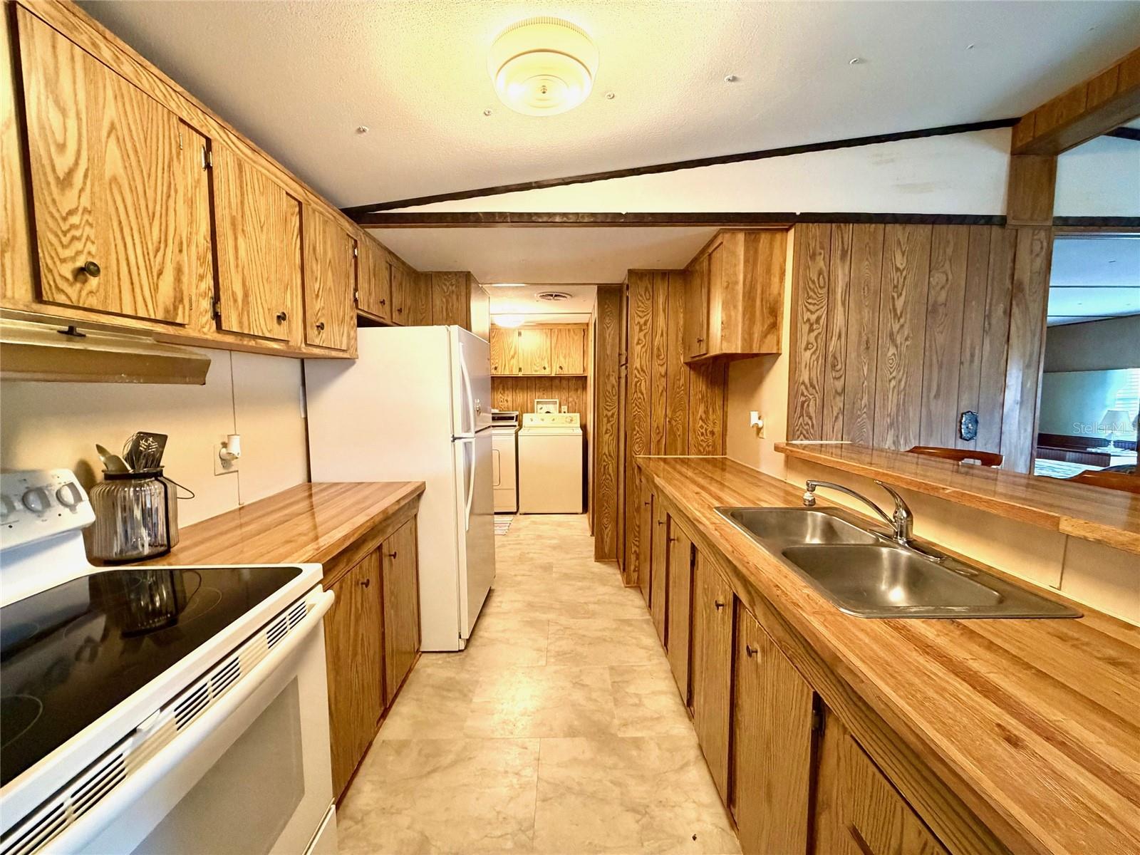 BREEZEWOOD ESTATE - Residential