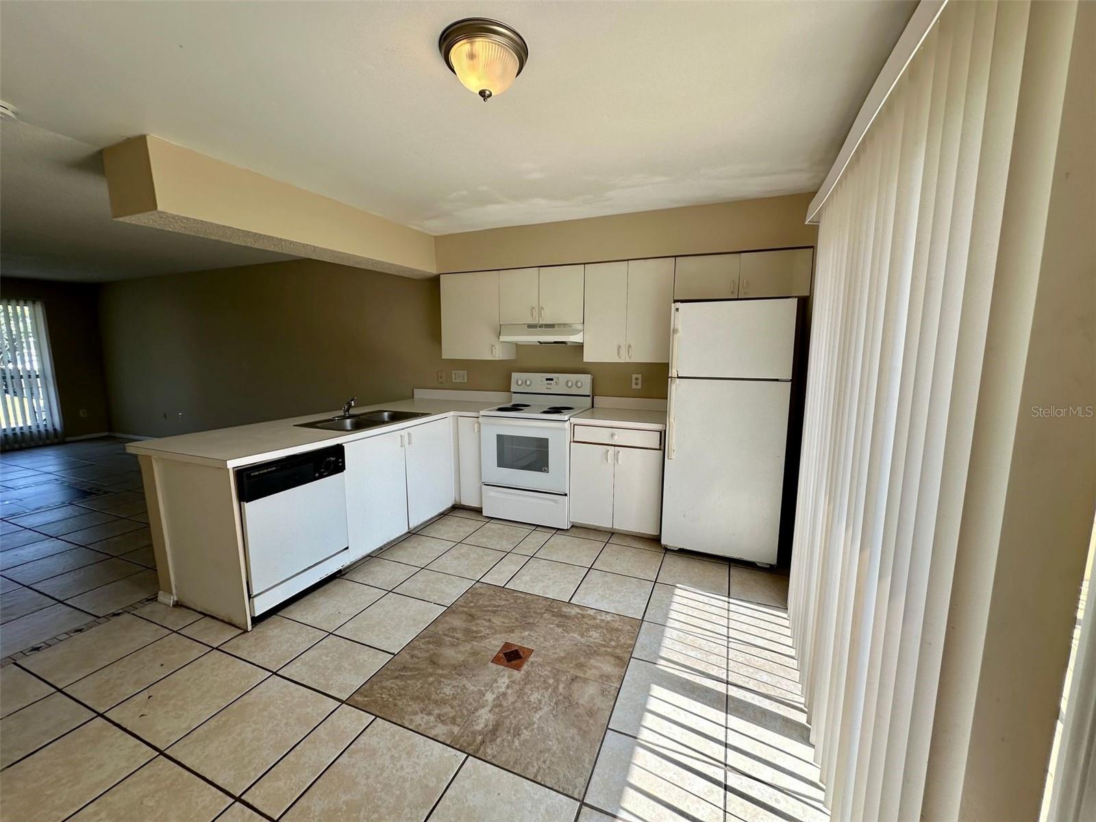 VILLA DEL SOL CONDO - Residential