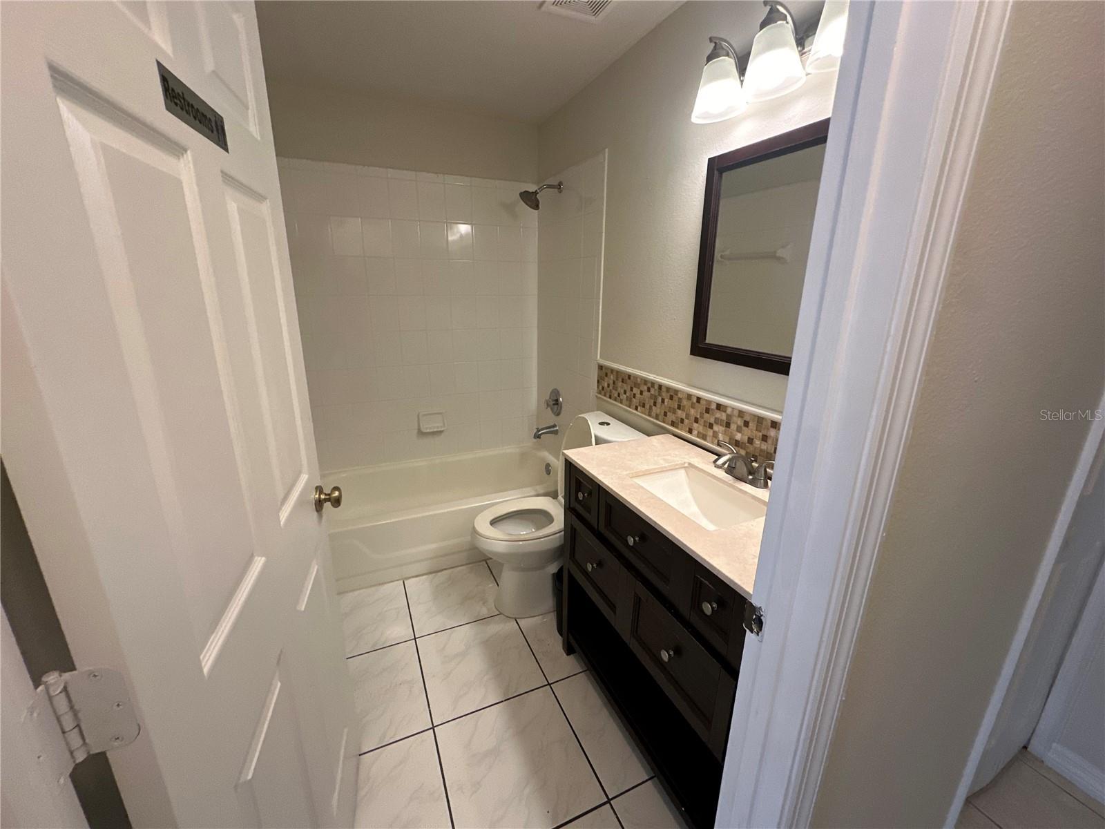 WATERFORD LAKES TR N11 PH 02 - Residential