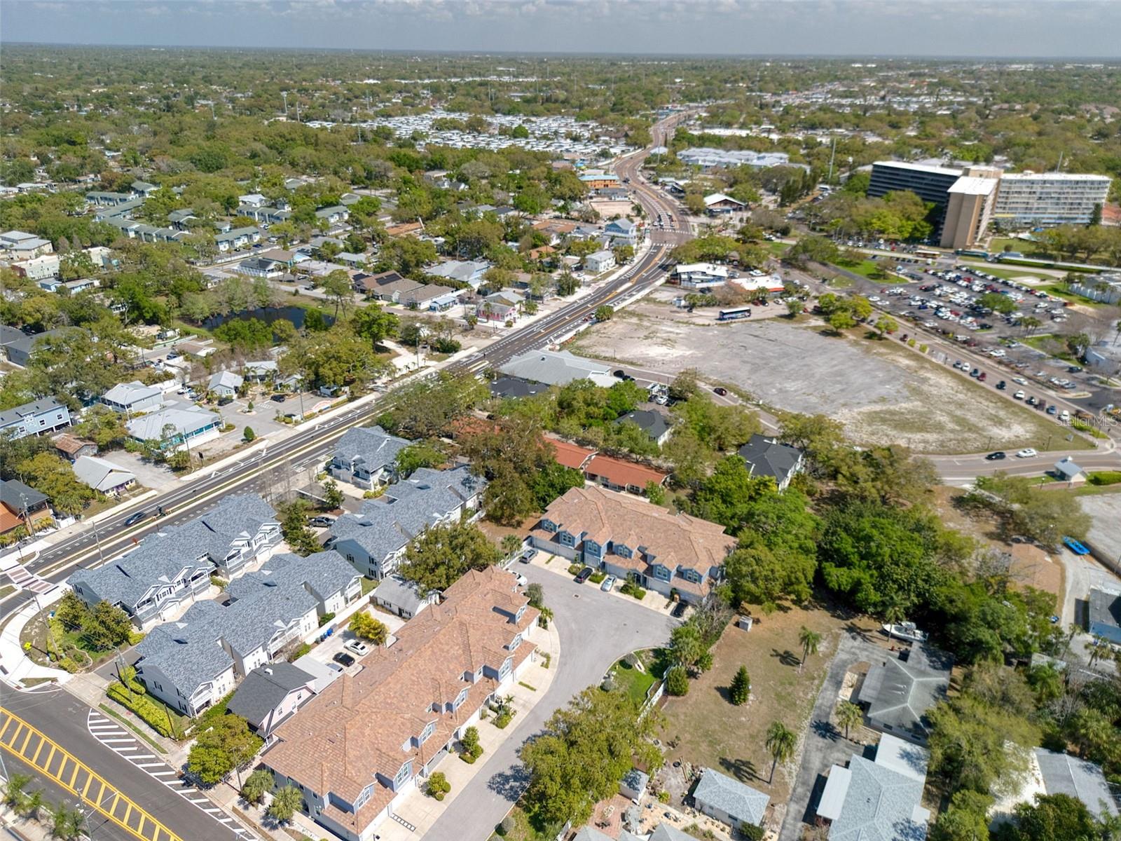 HIGHLAND RIDGE TWNHMS - Residential