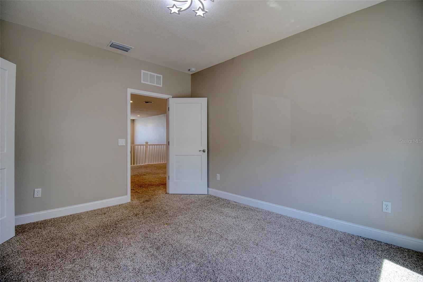 HIGHLAND RIDGE TWNHMS - Residential