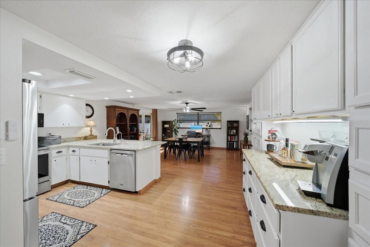 SOUTH VENICE - Residential