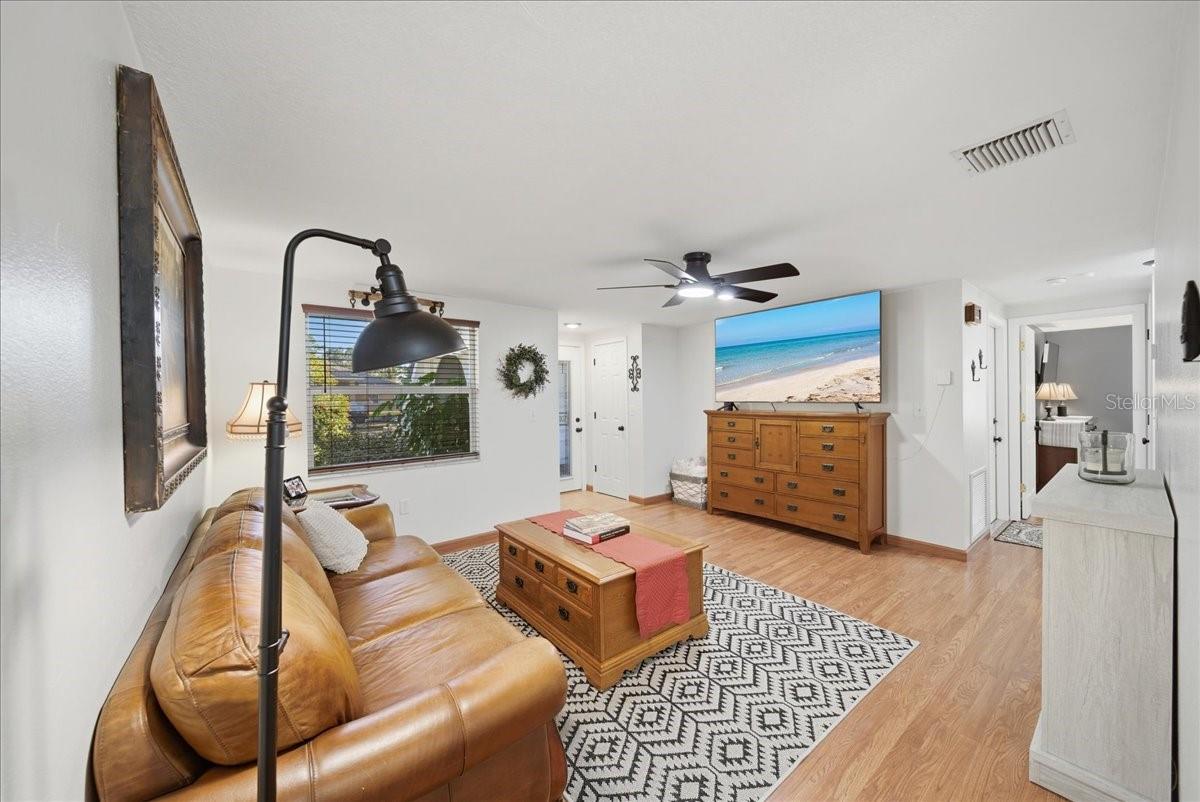 SOUTH VENICE - Residential