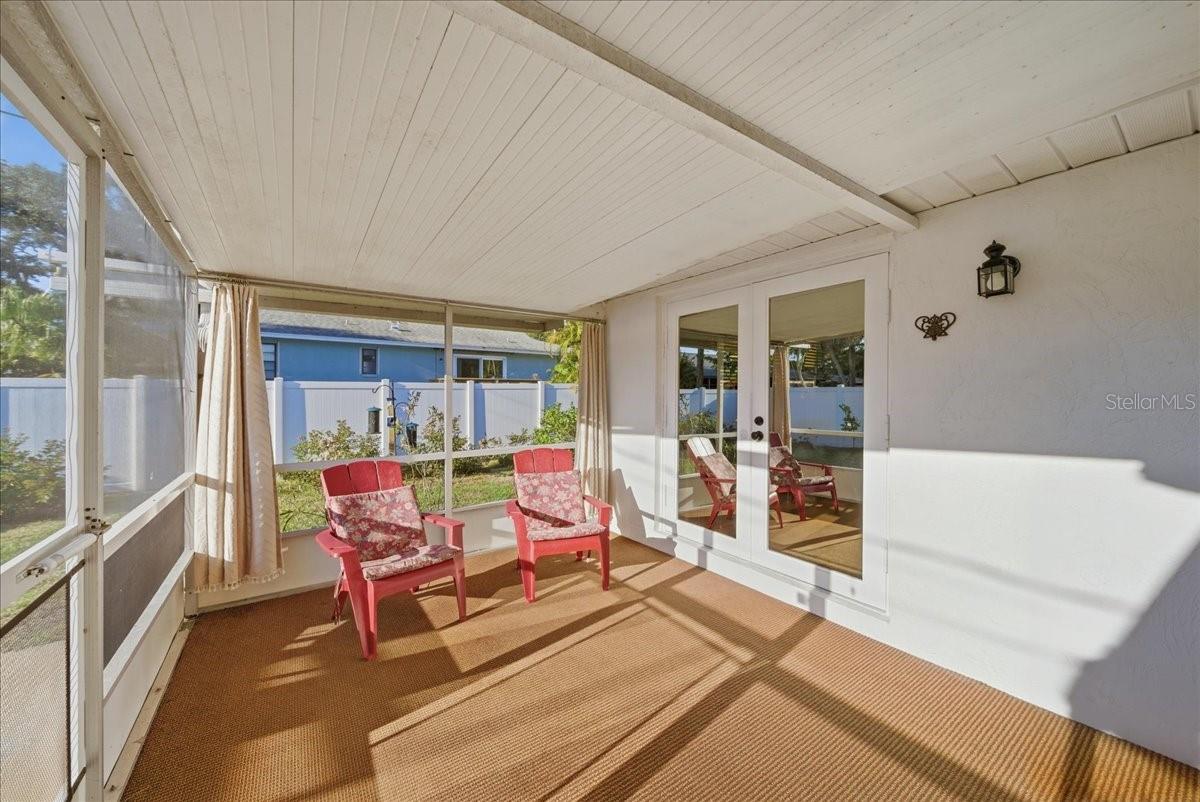 SOUTH VENICE - Residential