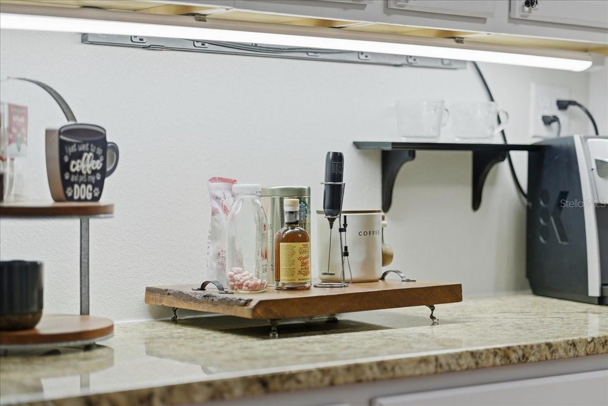 SOUTH VENICE - Residential