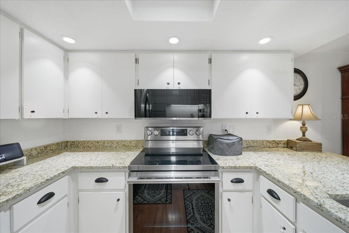 SOUTH VENICE - Residential