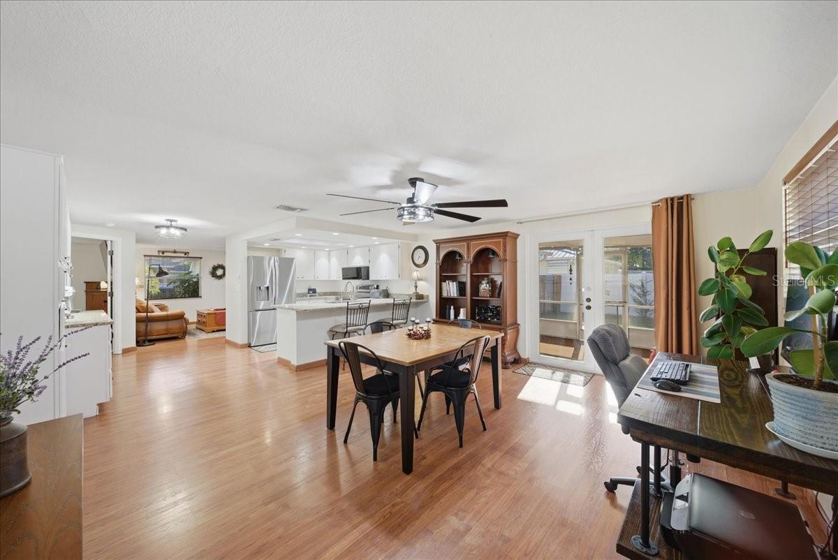 SOUTH VENICE - Residential