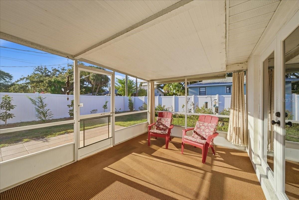 SOUTH VENICE - Residential