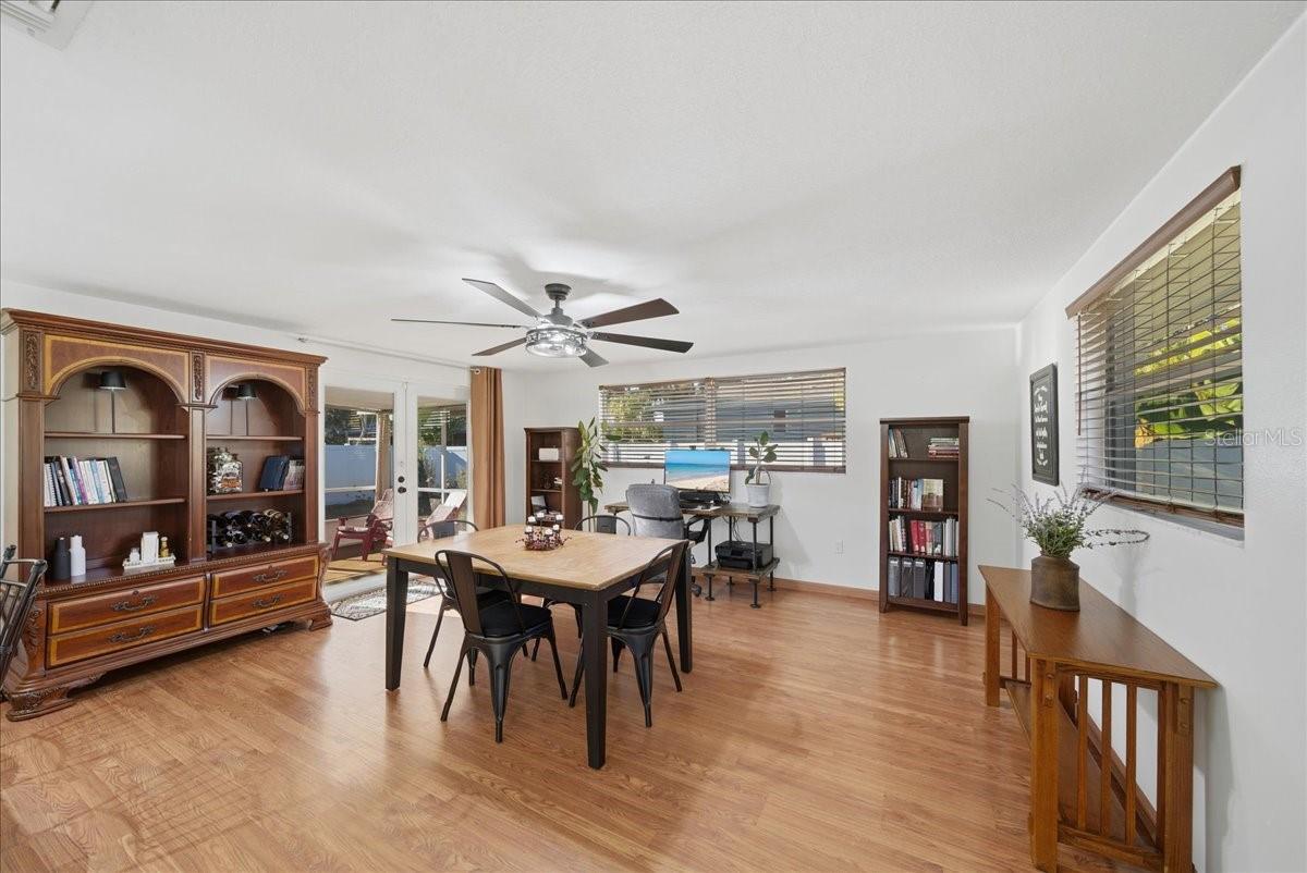 SOUTH VENICE - Residential