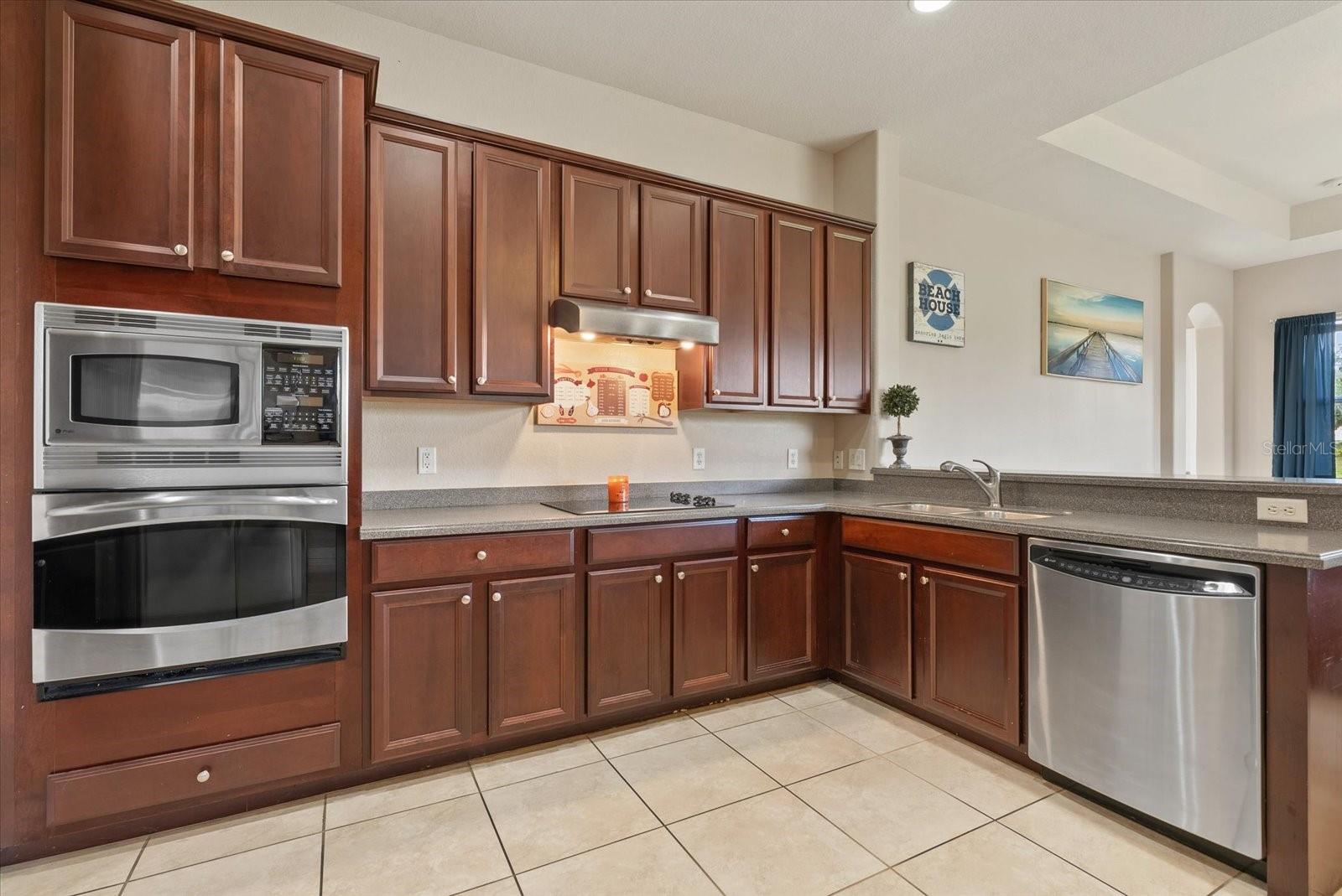 STONEYBROOK AT VENICE - Residential