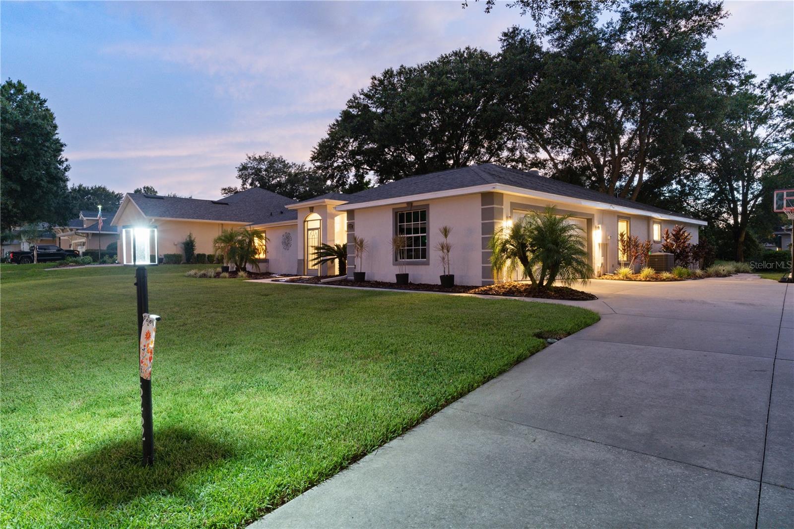 5252 GROVE MANOR