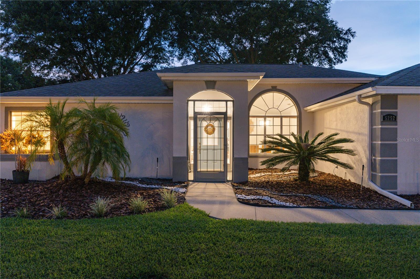 5252 GROVE MANOR