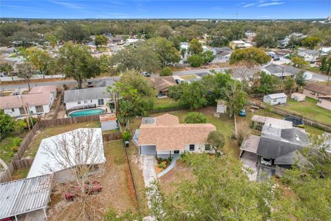 A home in LAKELAND