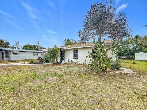 A home in LAKELAND