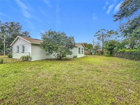 A home in LAKELAND