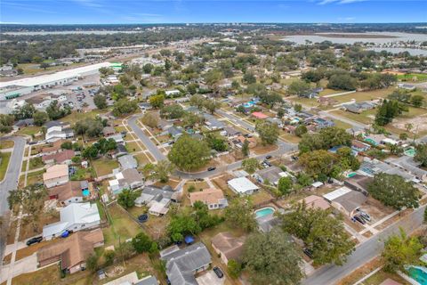 A home in LAKELAND