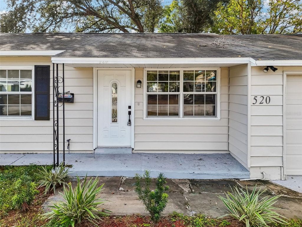 Photo of 520 Freeport Avenue N, St Petersburg, FL 33702 (MLS # TB8454353)