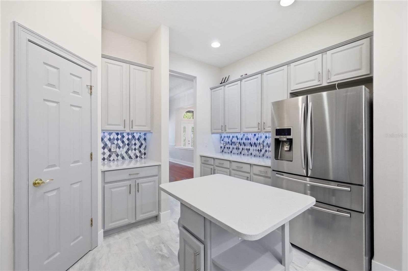 KEENES POINTE UT 04 SEC 31 48 82 - Residential