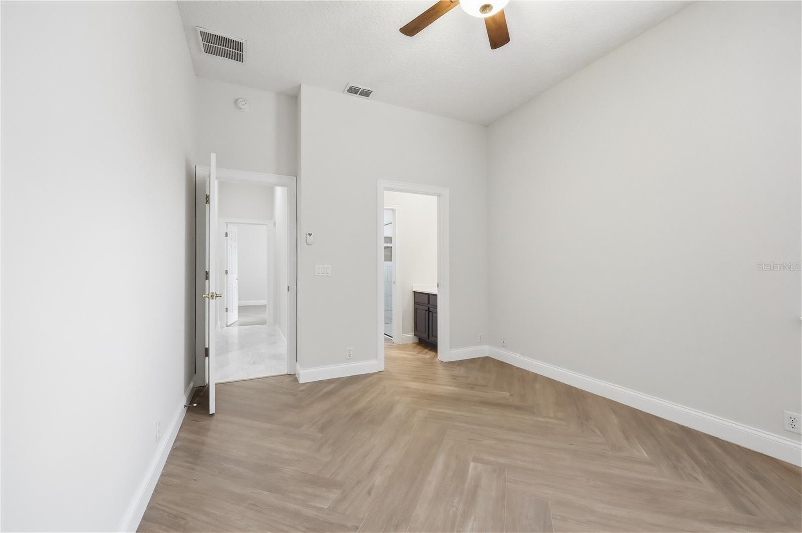 KEENES POINTE UT 04 SEC 31 48 82 - Residential