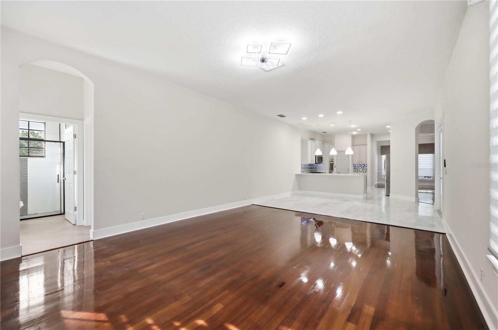 KEENES POINTE UT 04 SEC 31 48 82 - Residential