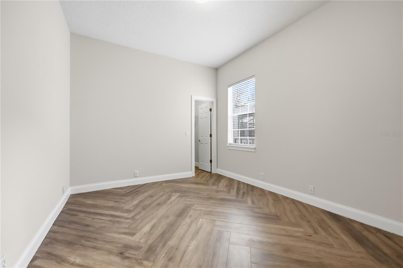 KEENES POINTE UT 04 SEC 31 48 82 - Residential