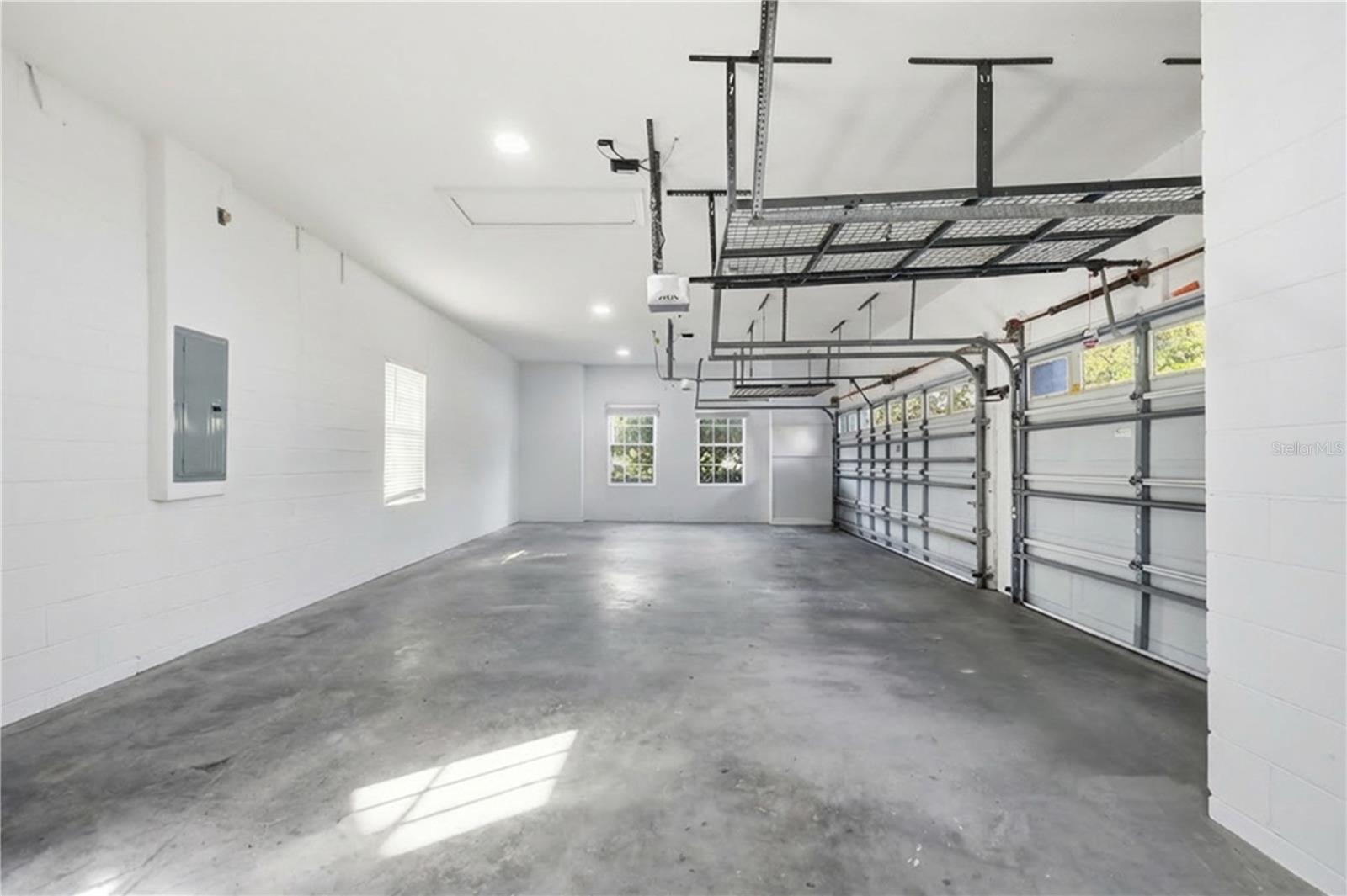 KEENES POINTE UT 04 SEC 31 48 82 - Residential