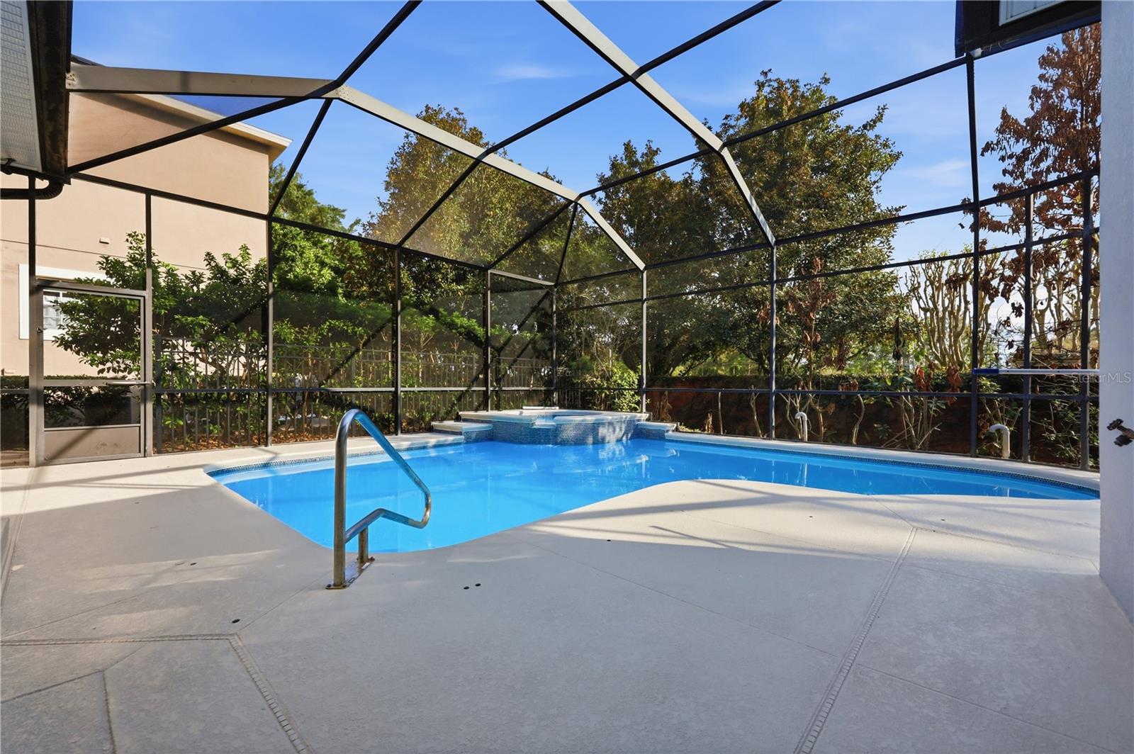 KEENES POINTE UT 04 SEC 31 48 82 - Residential