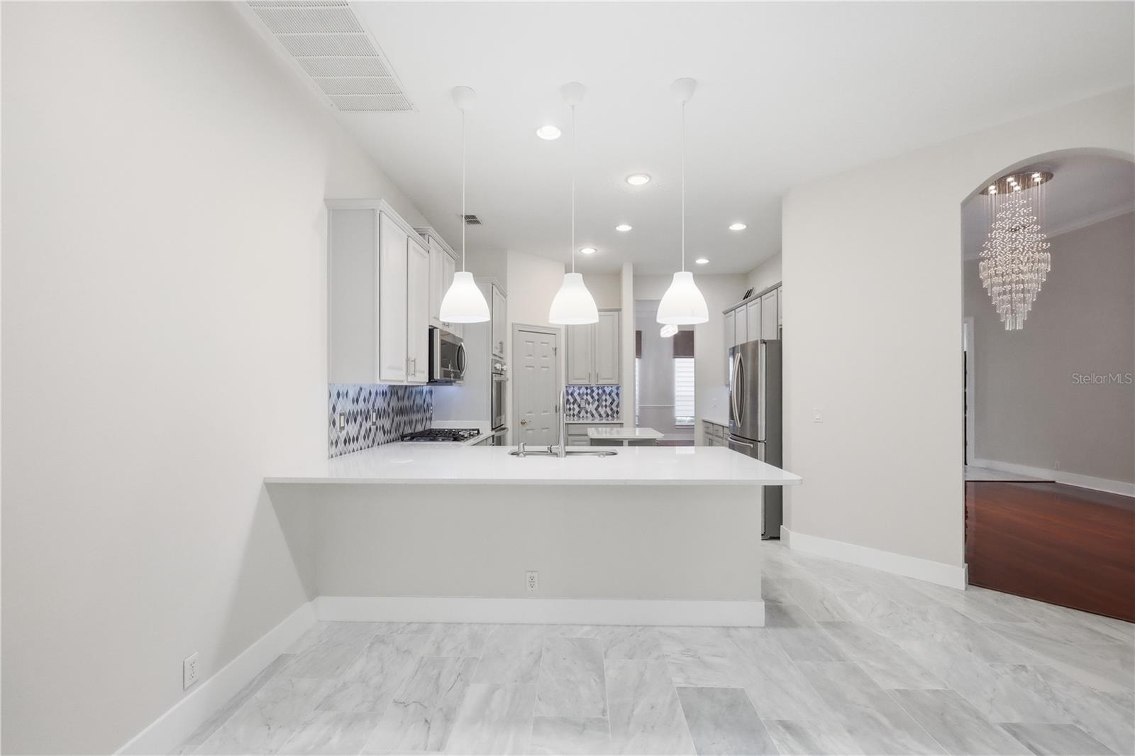 KEENES POINTE UT 04 SEC 31 48 82 - Residential