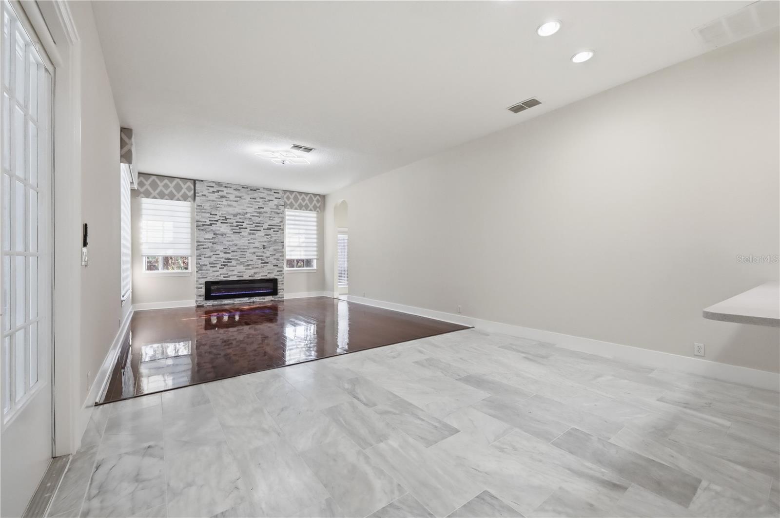 KEENES POINTE UT 04 SEC 31 48 82 - Residential