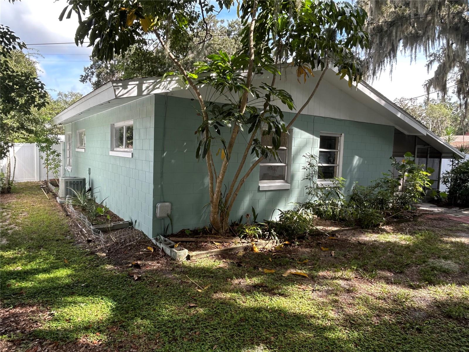 EUSTIS NORTHSHORE - Residential