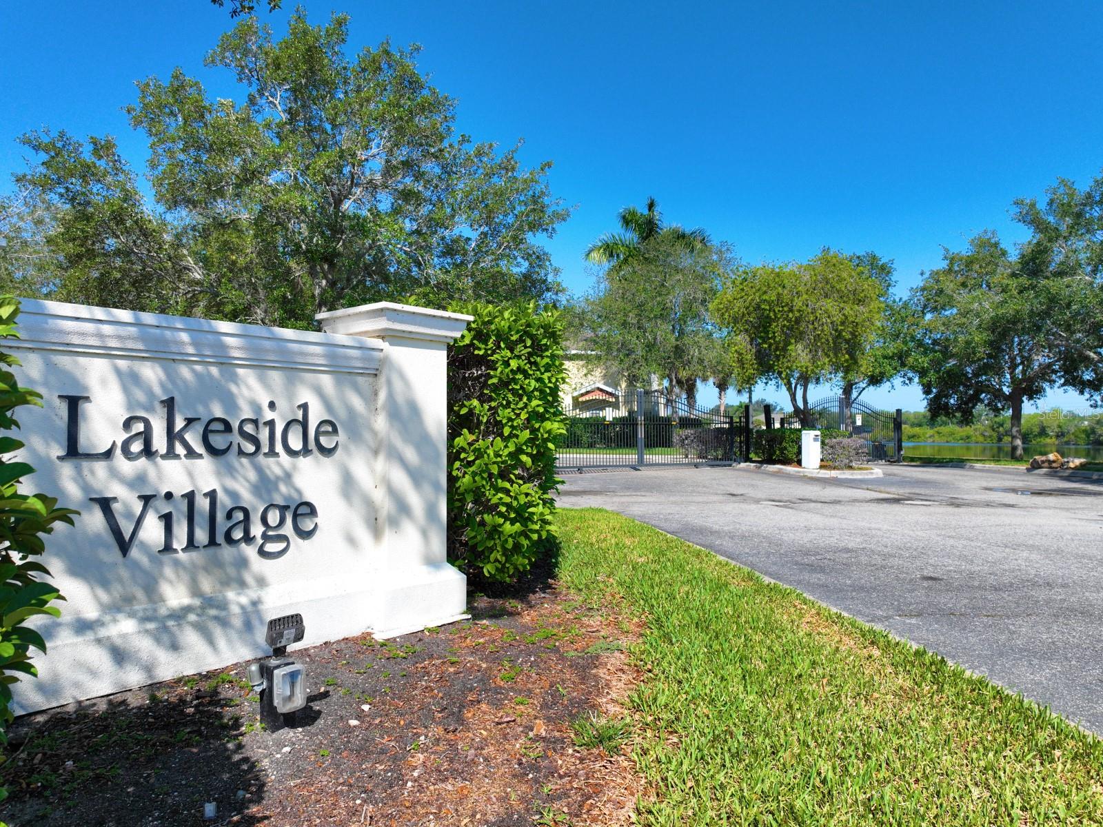 LAKESIDE VILLAGE TOWNHOME CD OR2232/1192 - Residential Lease