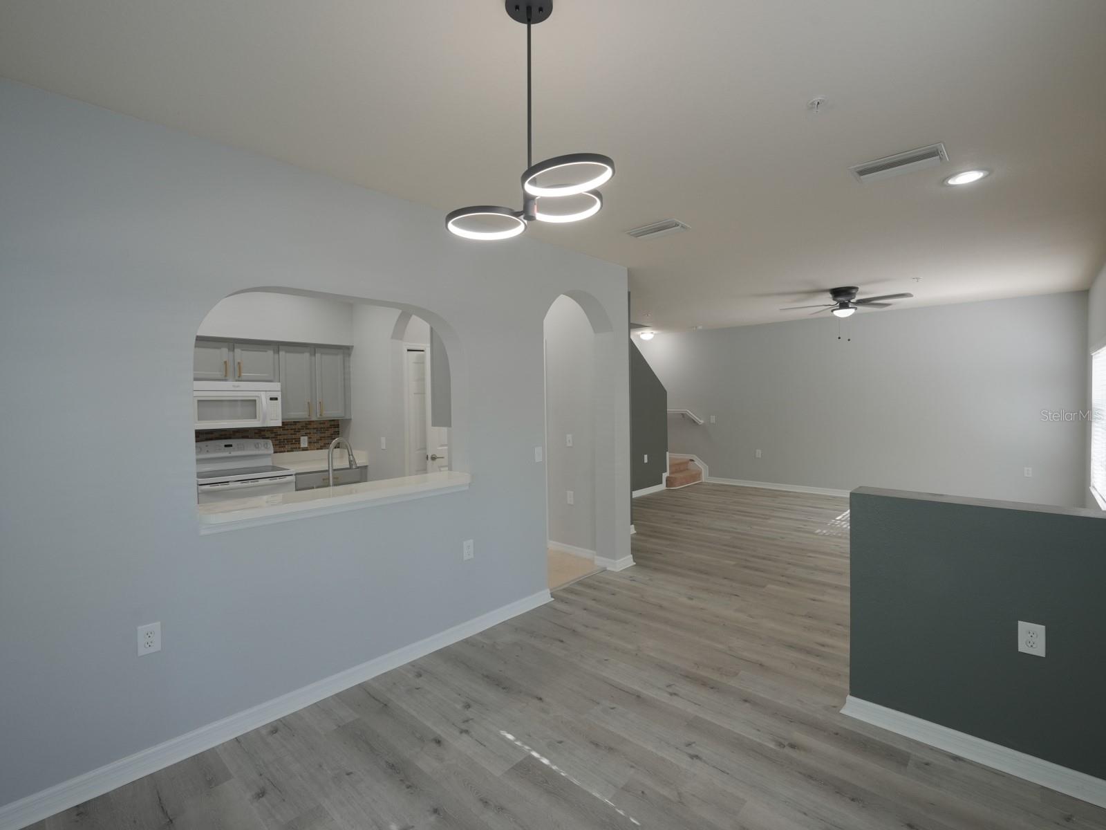 LAKESIDE VILLAGE TOWNHOME CD OR2232/1192 - Residential Lease