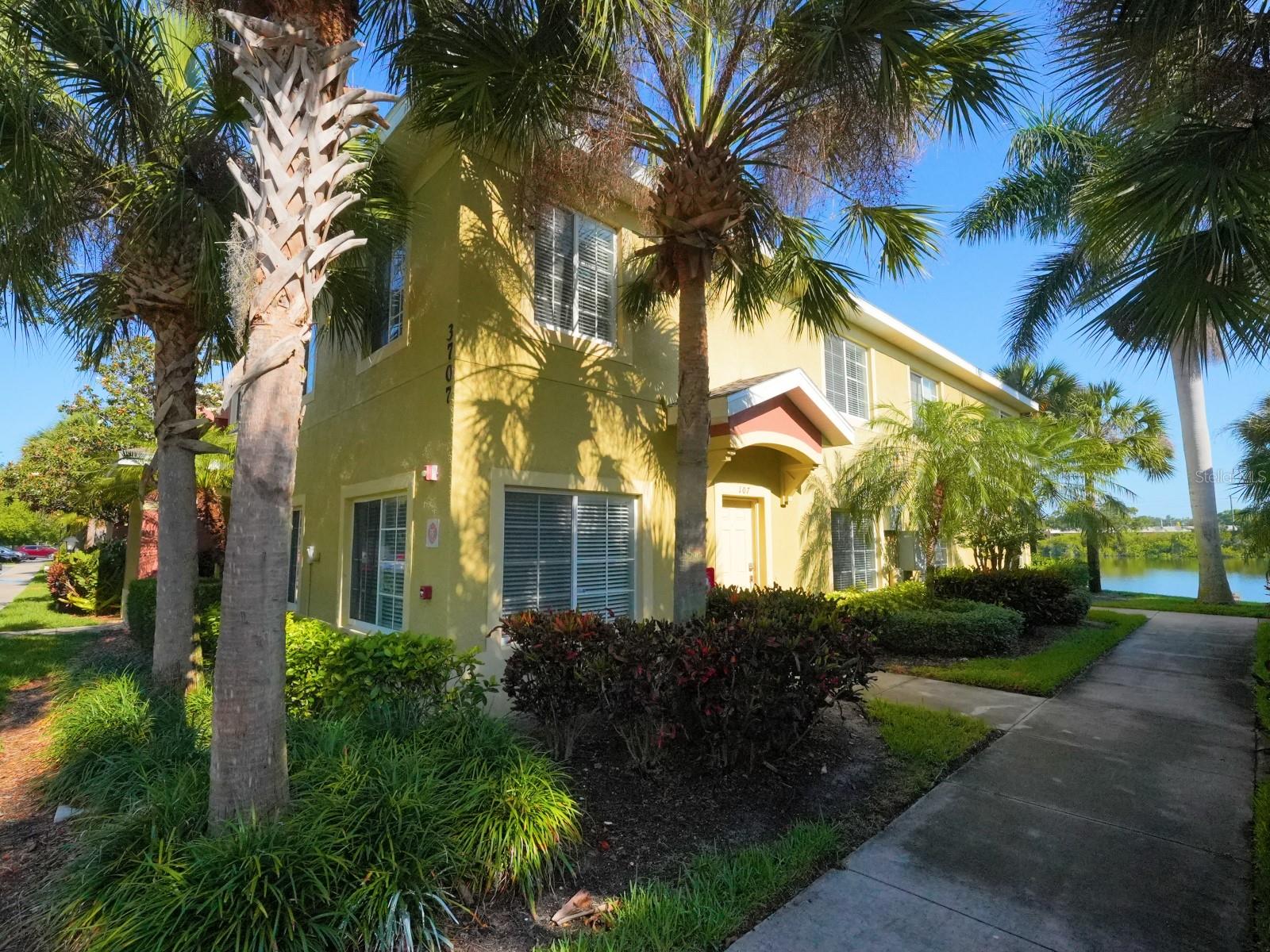 LAKESIDE VILLAGE TOWNHOME CD OR2232/1192 - Residential Lease