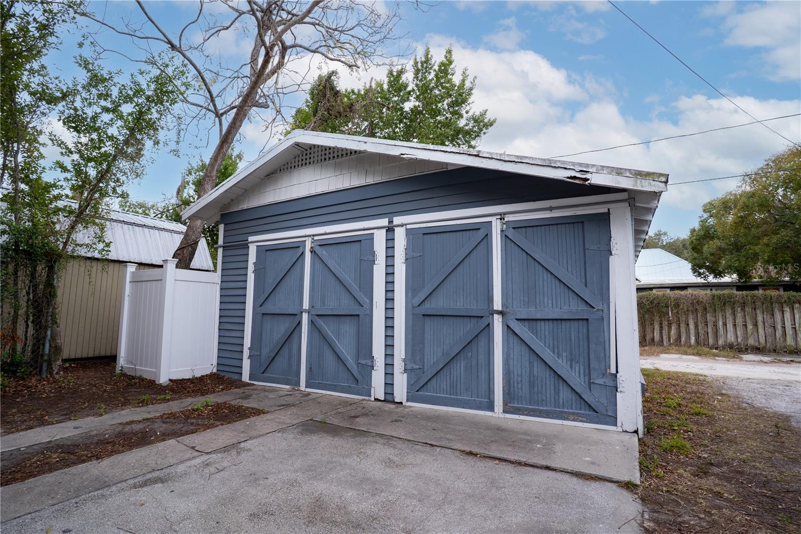 WEST HIGHLANDS - Residential Income