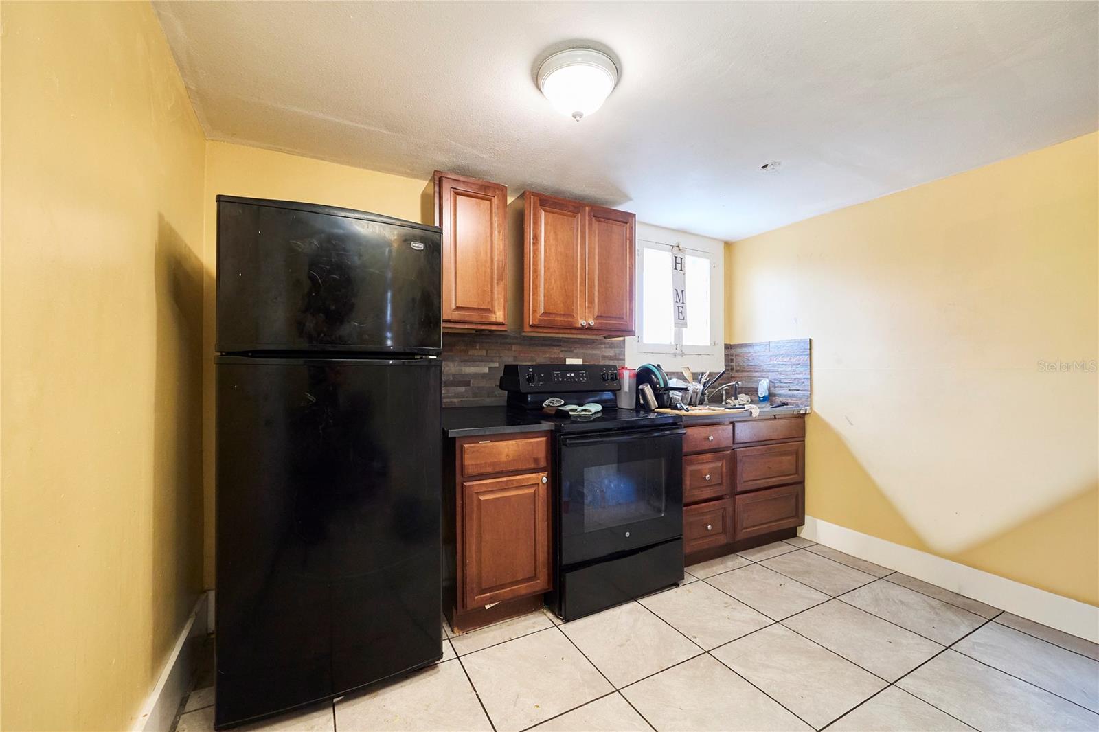 WEST HIGHLANDS - Residential Income