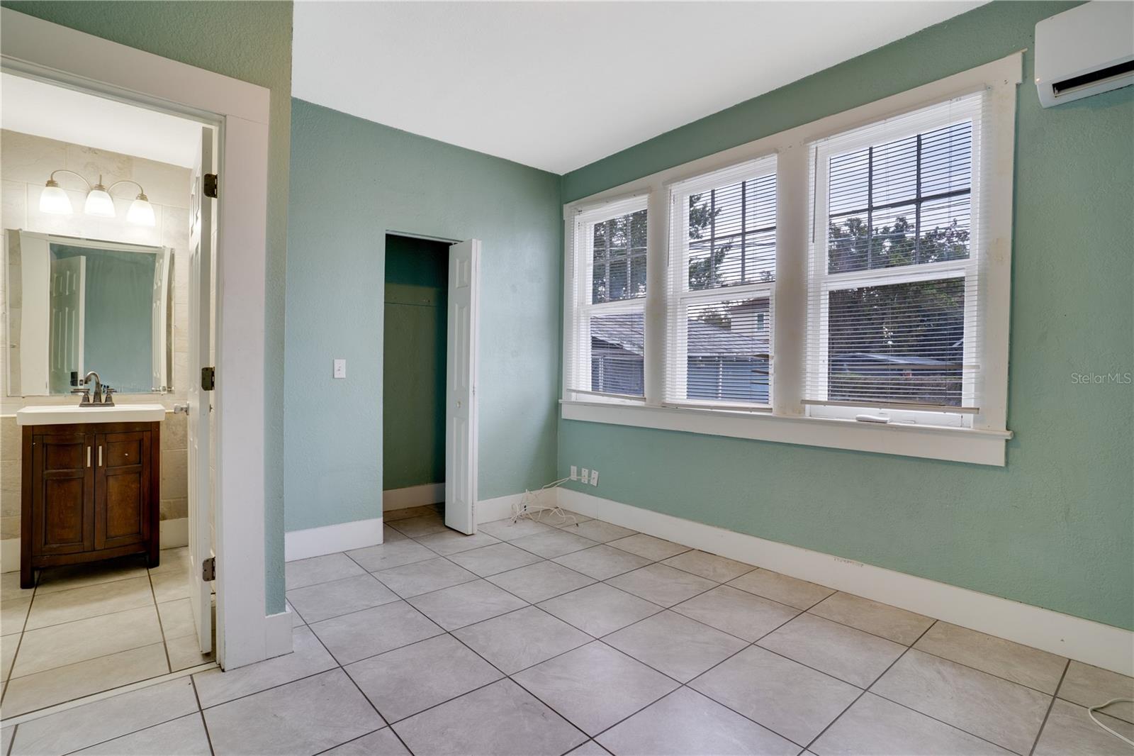 WEST HIGHLANDS - Residential Income