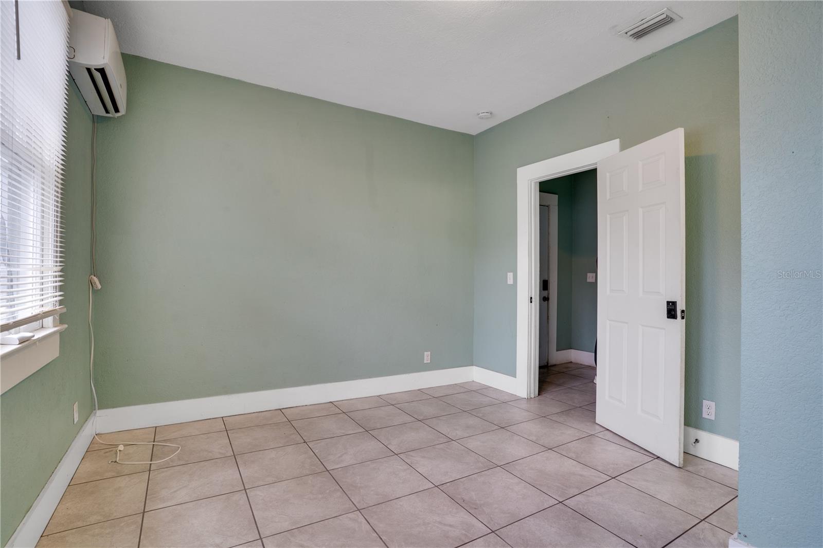 WEST HIGHLANDS - Residential Income