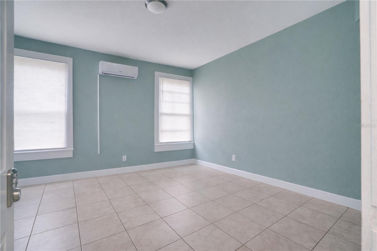 WEST HIGHLANDS - Residential Income