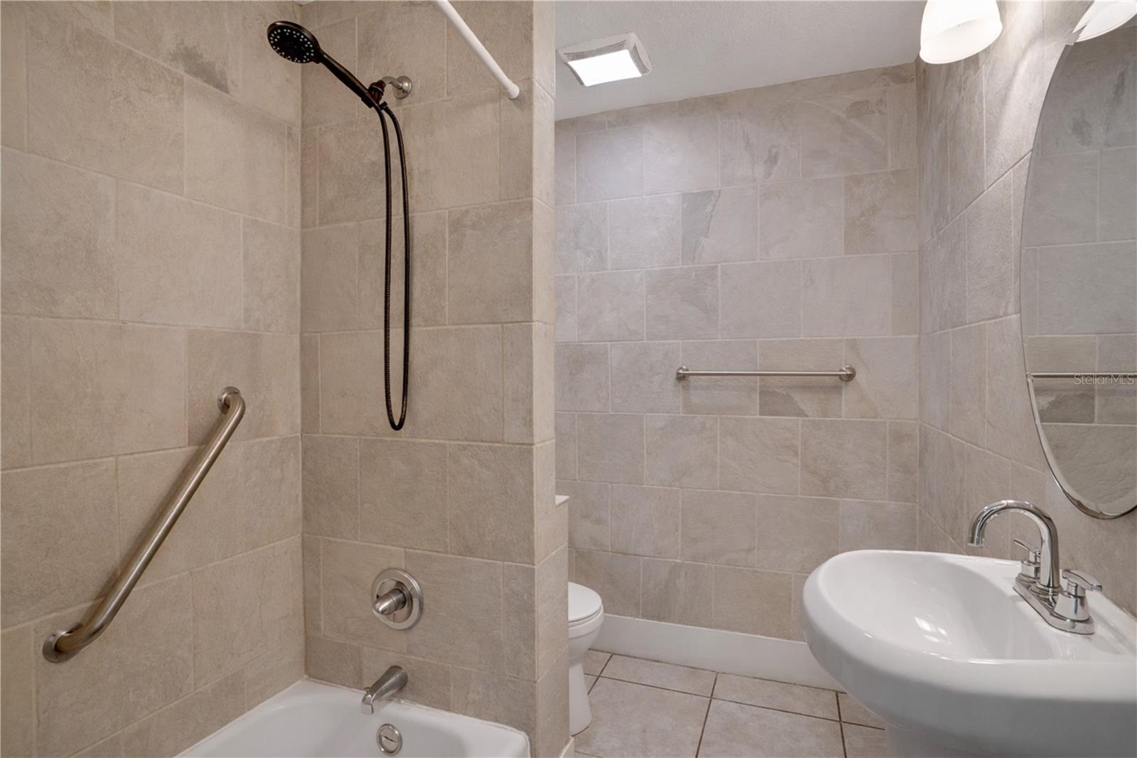 WEST HIGHLANDS - Residential Income