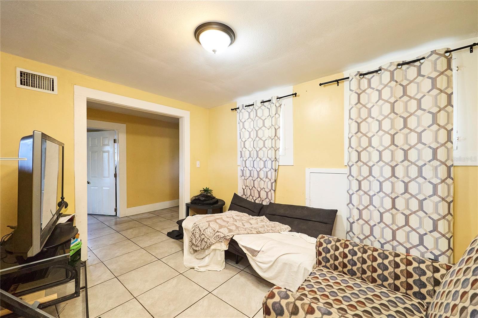 WEST HIGHLANDS - Residential Income