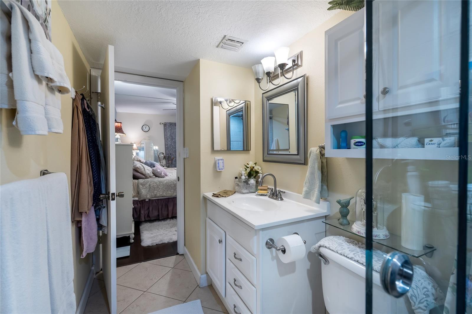 LAKE TARPON SAIL & TENNIS CLUB - Residential