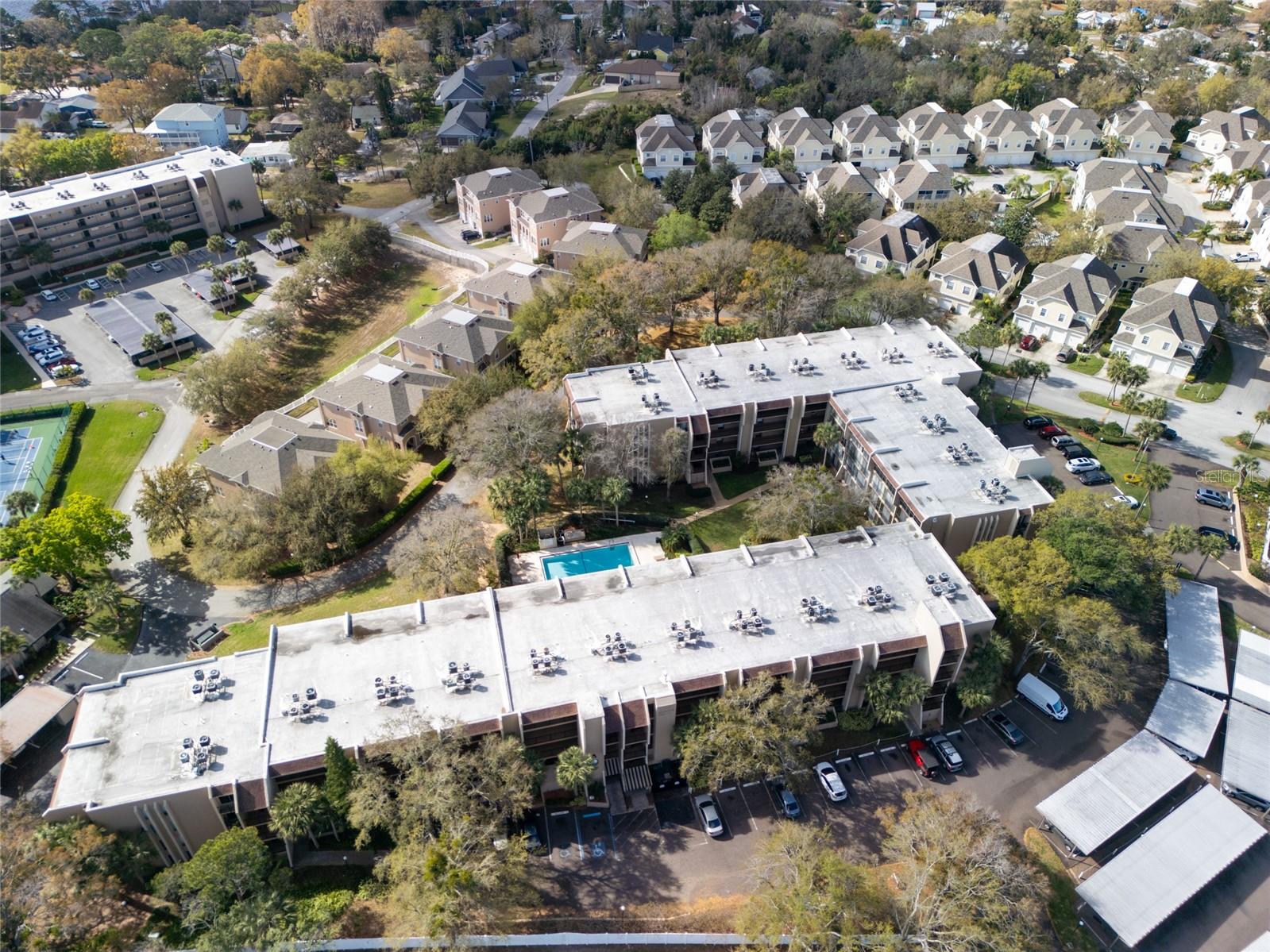 LAKE TARPON SAIL & TENNIS CLUB - Residential