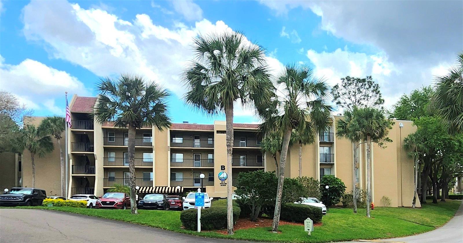 LAKE TARPON SAIL & TENNIS CLUB - Residential