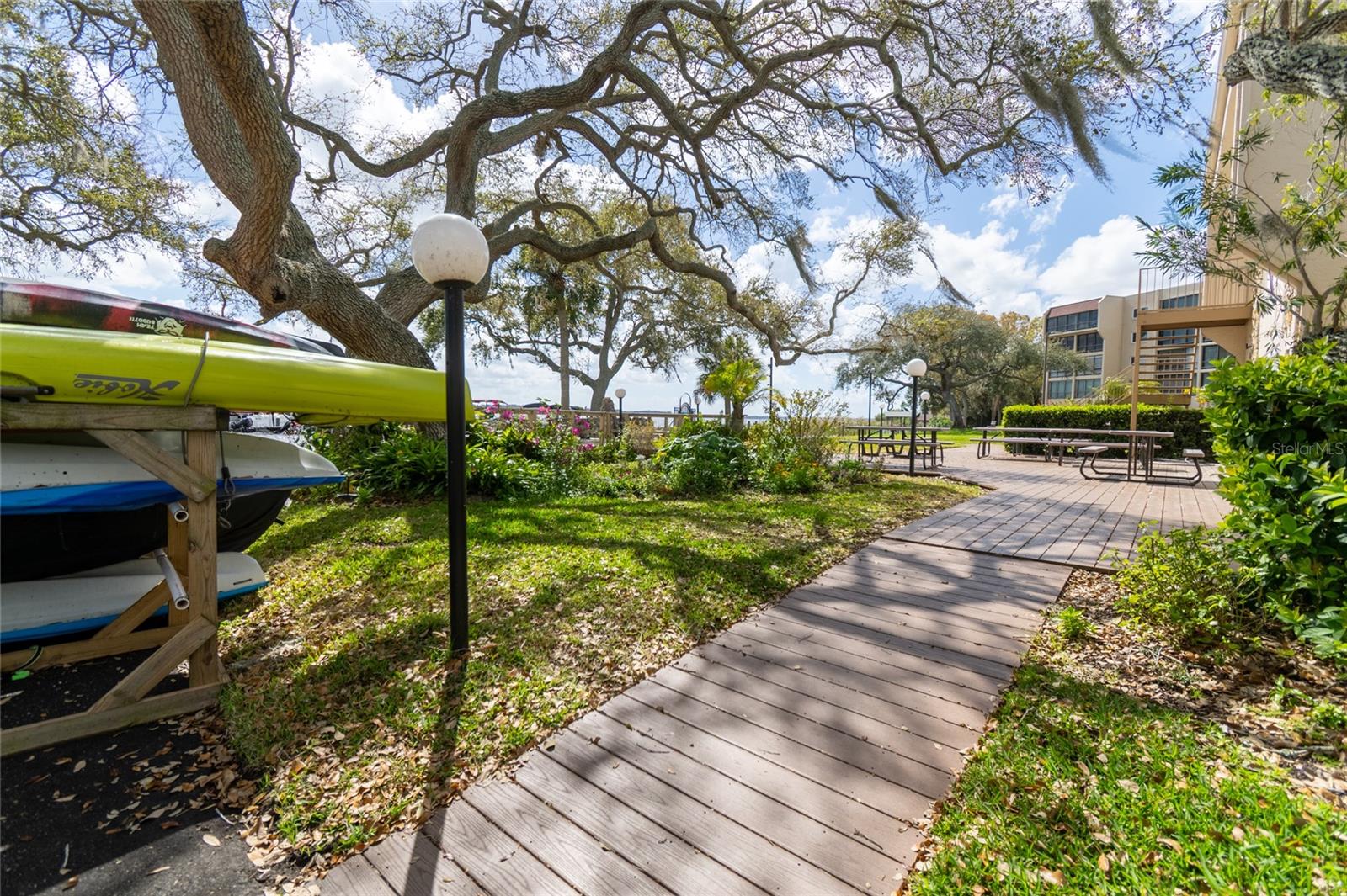 LAKE TARPON SAIL & TENNIS CLUB - Residential
