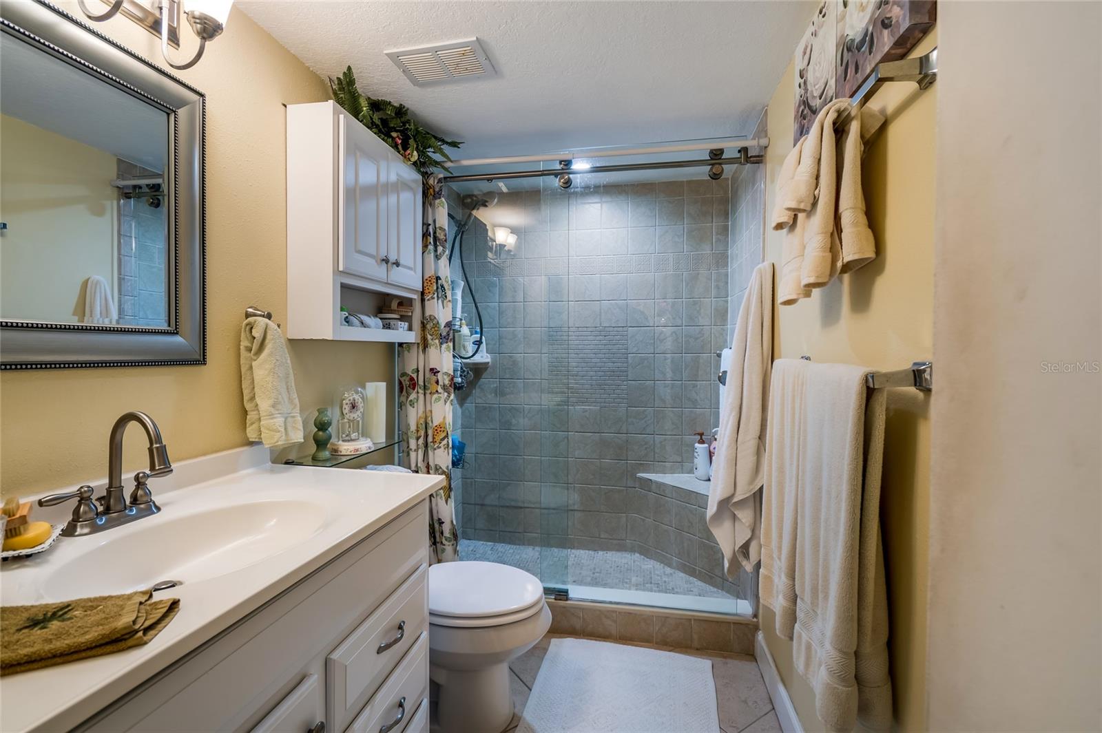 LAKE TARPON SAIL & TENNIS CLUB - Residential