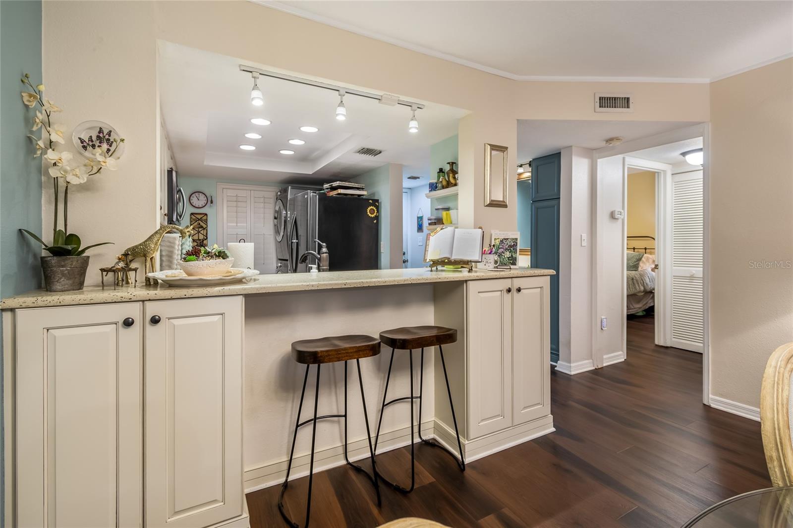 LAKE TARPON SAIL & TENNIS CLUB - Residential