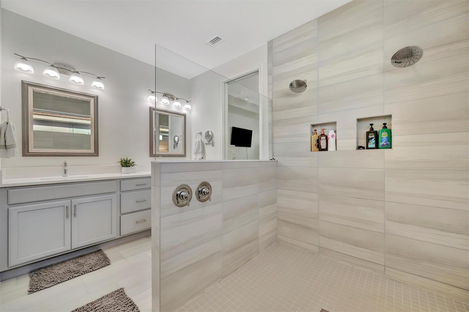 WATERCOLOR PLACE I - Residential