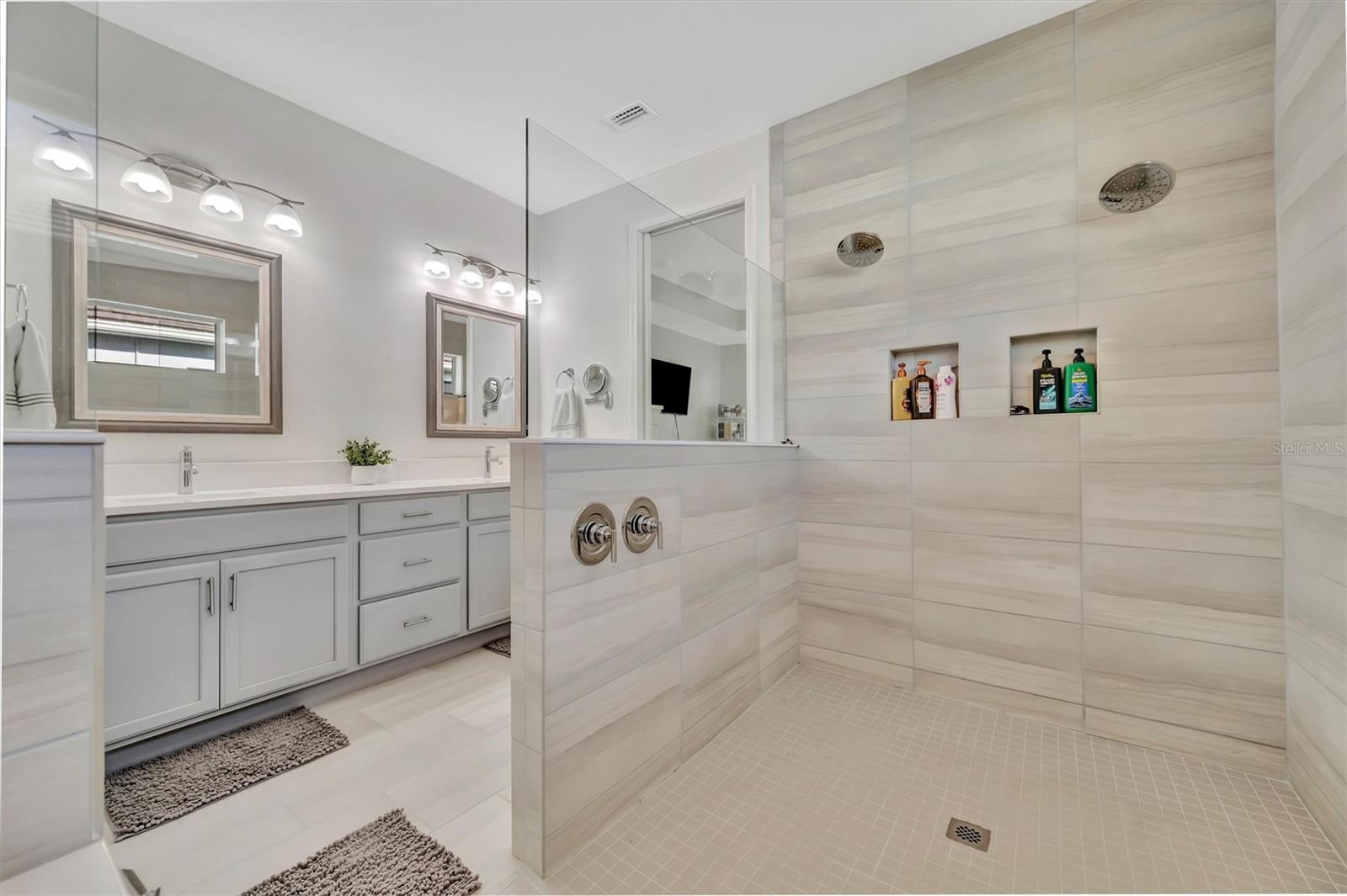 WATERCOLOR PLACE I - Residential