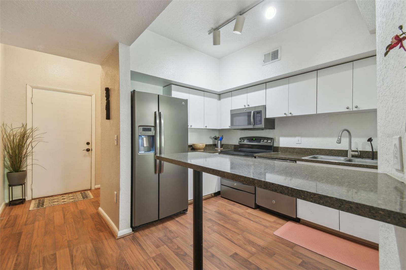 THE MADISON AT SOHO CONDOMINIU - Residential Lease